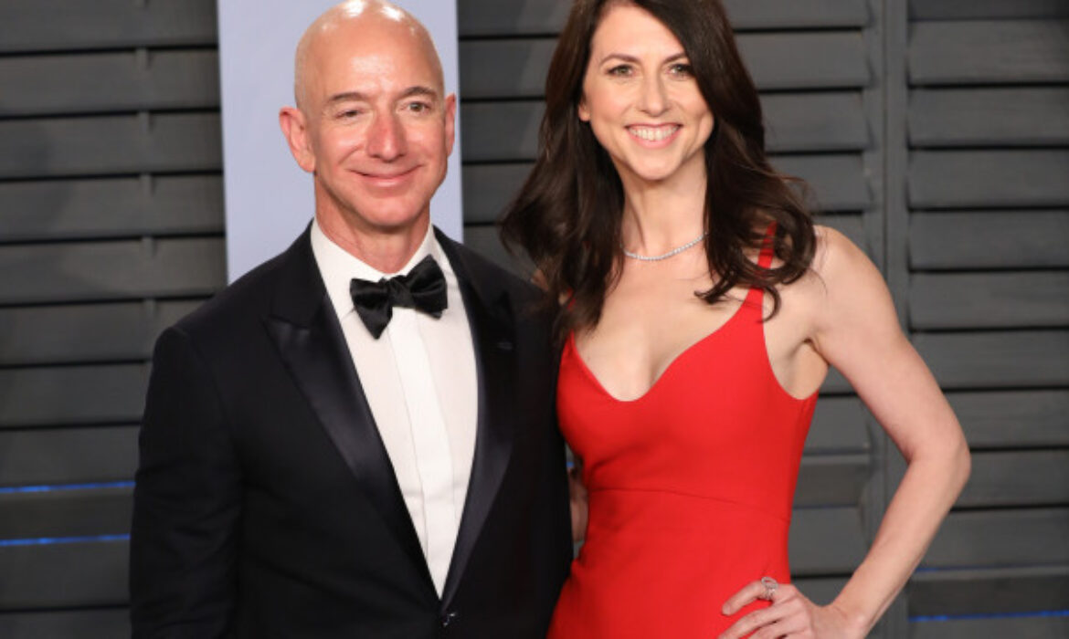 MacKenzie Scott, ex-mulher de Jeff Bezos, vai doar mais R$ 1 bilhão